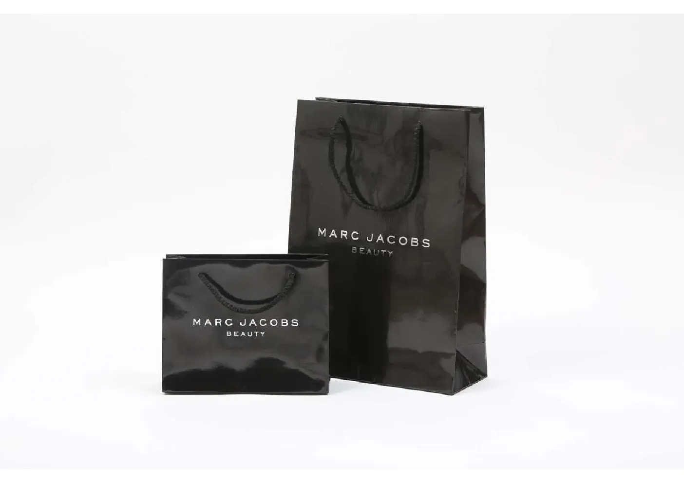 Image du document pdf : brochure marc jacobs beauty  